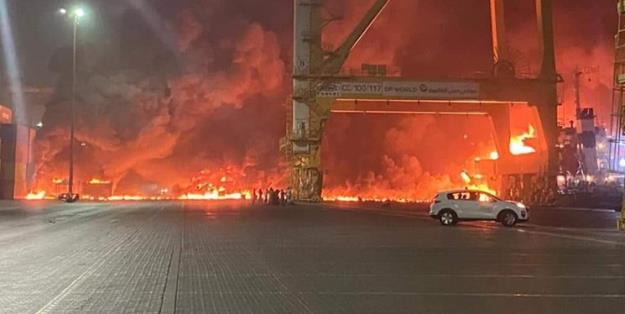 وقوع انفجار مهیب در بندر «جبل علی» در دبی + عکس