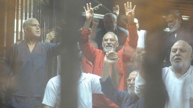  حکم حبس ابد محمد بدیع و ۹ تن از رهبران اخوان المسلمین مصر تایید شد