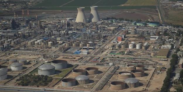 رژیم صهیونیستی بندر حیفا را از مواد شیمیایی تخلیه می‌کند