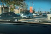 لحظه ورود دکتر احمدی نژاد به روستای اباتر صومعه سرا و استقبال مردم