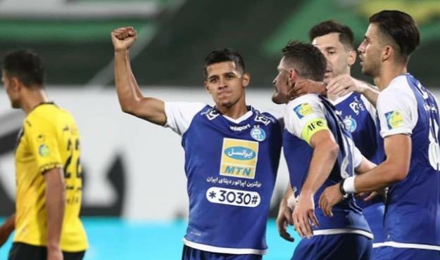 استقلال با برد دوباره سپاهان به نیمه‌نهایی رسید