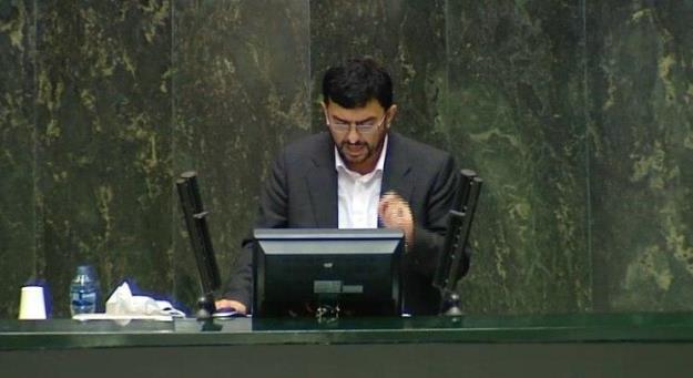 مجلس به مدرس خیابانی رای اعتماد نداد