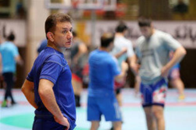 محمدی: رفتارهای دبیر بین من و کشتی‌گیرانم شکاف انداخت