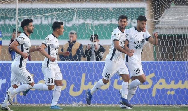 استحکام جایگاه استقلال در صدر جدول با شکست یک استقلالی