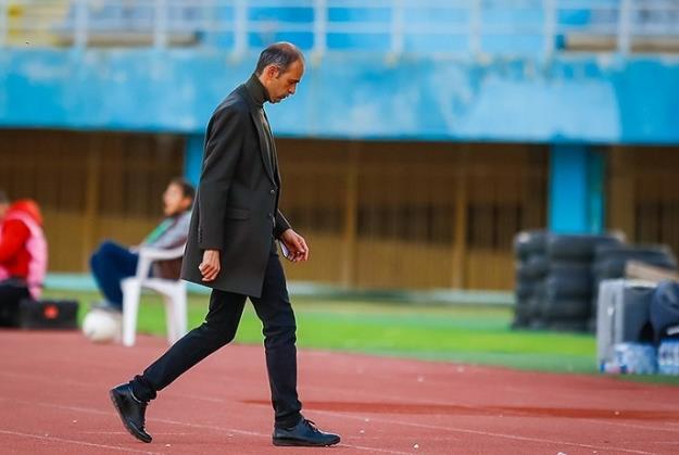 کناره‌گیری نویدکیا از سرمربیگری سپاهان