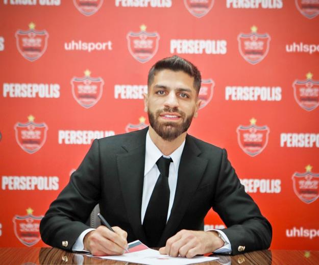 سرلک قراردادش را تمدید کرد