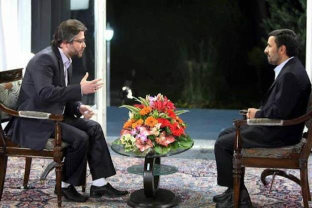 کتاب «بی‌پرده با احمدی‌نژاد» منتشر شد/ گفت‌وگوی بی‌پرده با مردی که به تنهایی یک رسانه بود