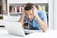  تاثیر مخرب خیره شدن به نمایشگرها روی پوست صورت