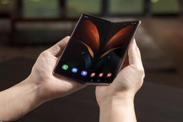 تصاویر موبایل تاشوی جدید سامسونگ 