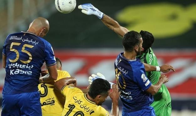 فریبا: دوباره پنالتی نگرفتن‌ها برای استقلال شروع شد!