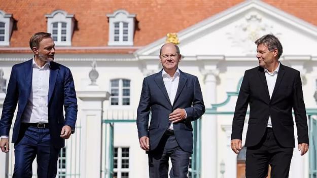  دولت آلمان برای جبران هزینه تورم، ۶۵ میلیارد یورو به مردم و کسب و کارها پرداخت می‌کند