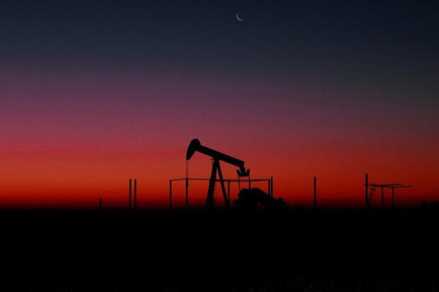 قیمت نفت خام بیش از یک درصد دیگر سقوط کرد