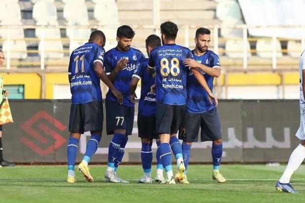 استقلال با برد به استقبال سوپرجام رفت/ ساپینتو: فکر کنم داوران عاشقم هستند!