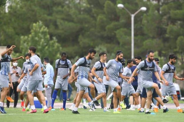  استقلال با کاروان ۶۵ نفره به دوحه می‌رود