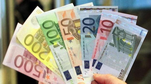  بانک مرکزی: فروش ۲۰۰۰ یورو در سال با کارت ملی متوقف شد