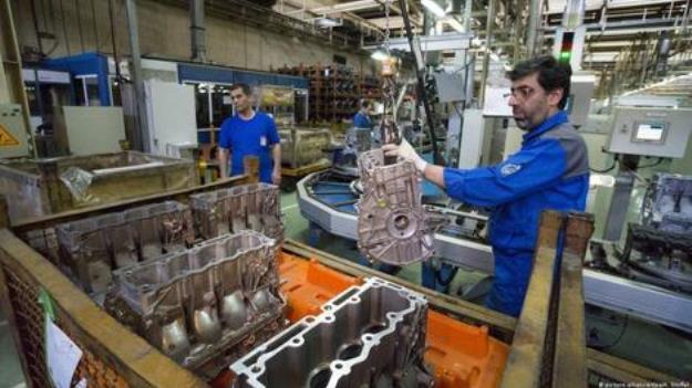 سالی ۱۰ میلیارد دلار سرمایه خارج می‌شود، دولت تقلا می‌کند ۲ میلیارد دلار جذب کند! 