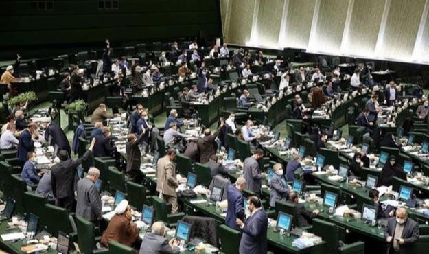 رئیسی و وزیر کشور باید پاسخگو باشند و پیگیری کنند چه کسی تیر جنگی به مردم شلیک کرده است