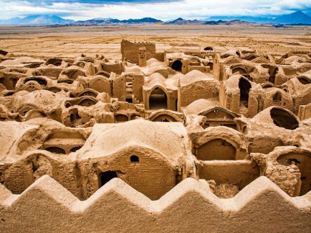  نخستین بانک جهان در کجا واقع شده است؟