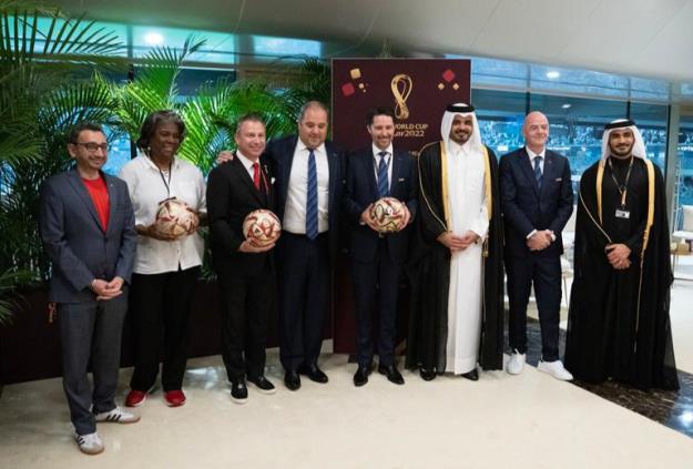 توپ میزبانی جام جهانی ۲۰۲۶ به آمریکا، کانادا و مکزیک تحویل داده شد