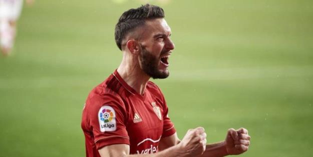  کاپیتان تیم لالیگایی با فولاد قرارداد بست + عکس 