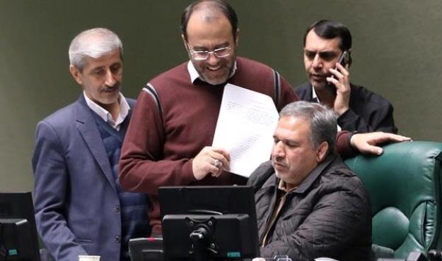 اجبار استفاده از پایانه‌های فروشگاهی برای مشاغل پزشکی و حقوقی