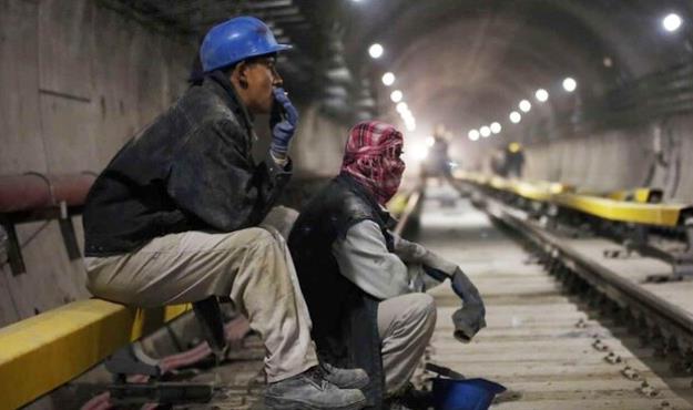 سبد معیشت بهمن، ۱۷ میلیون و ۸۰۰ هزار تومان/ صد درصد افزایش حقوق کافی نیست!