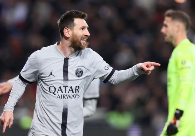 مسی پیشنهاد ۴۰۰ میلیونی الهلال را می‌پذیرد 