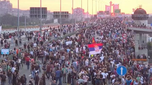  تظاهرات هزاران نفری در بلگراد و دیگر شهر‌های صربستان + تصاویر