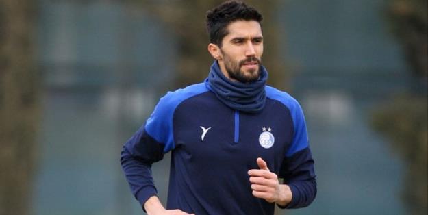  حسینی در استقلال ماندنی شد 