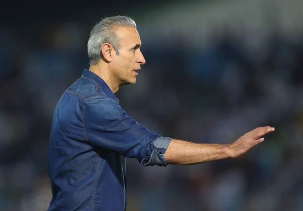 گل‌محمدی: پاسخ کسی را که بلد نیست به بزرگترش احترام بگذارد نمی‌دهم