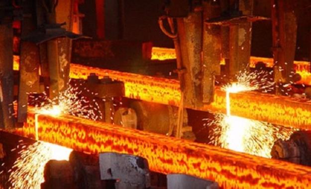 به داد بازار فولاد برسید و با فروش رانتی برخورد کنید