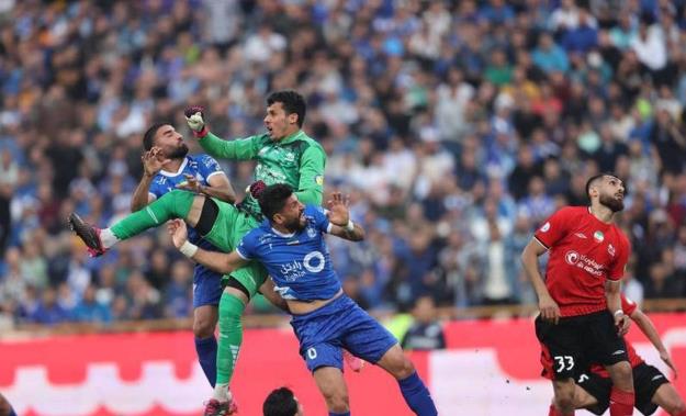 تداوم صدرنشینی استقلال با برد تراکتور