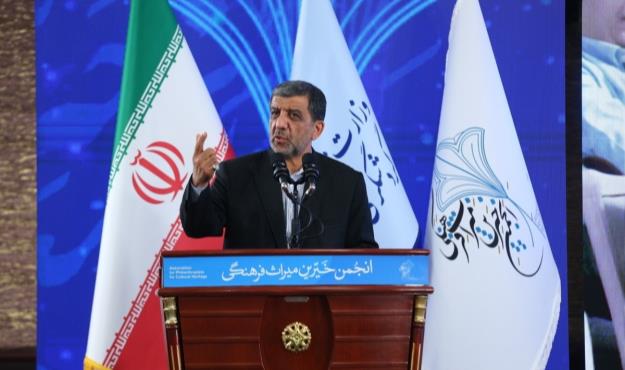 ضرغامی: سال تمام شد پول نیامد!