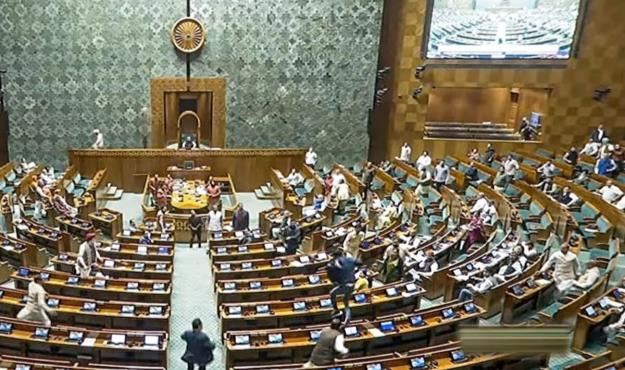 پارلمان هند عضویت ۷۹ قانونگذار را در پارلمان تعلیق کرد