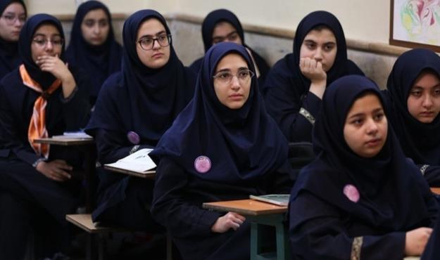 کاهش نمرات امتحانات نهایی دانش‌آموزان از سال ۹۸ تا امروز!