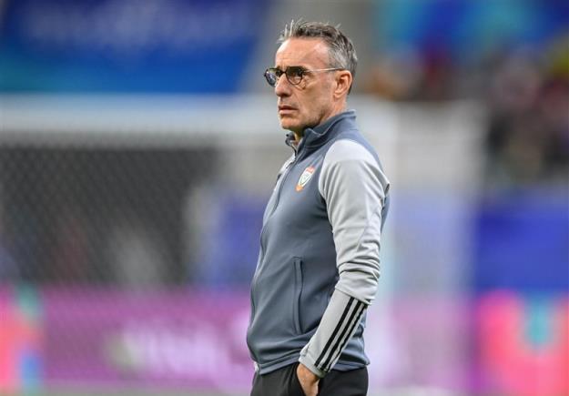 بنتو: امارات چند بار قهرمان آسیا شده که از ما توقع قهرمانی دارند؟