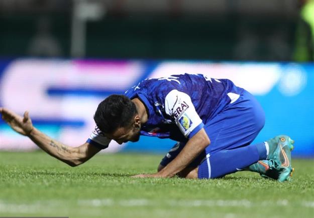  نامه باشگاه استقلال به مطهری: دیگر در تمرینات حاضر نشو! 