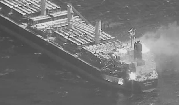 ۷ کشته و زخمی در حمله یمن به کشتی آمریکایی