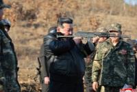 بازدید رهبر کره شمالی از پایگاه ارتش + عکس