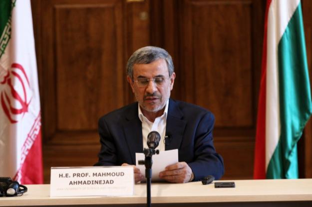 دکتر احمدی نژاد در دانشگاه ملی مجارستان الزامات نیل به آینده مطلوب بشر را تشریح کرد