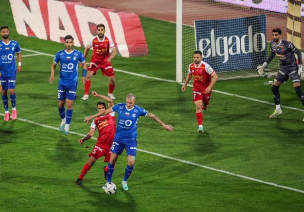 نگاهی به بازی‌های باقی‎‌مانده استقلال و پرسپولیس