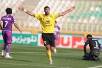 مغانلو دوباره آقای گل شد