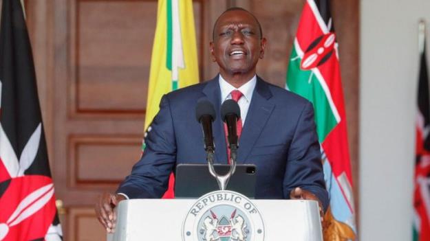 رییس جمهور کنیا تمام کابینه‌اش را برکنار کرد