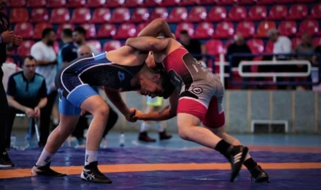  محرومیت ۱۴ کشتی‌گیر از لیگ برتر کشتی آزاد 