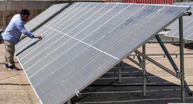 عراق؛ برق صدها ساختمان دولتی با انرژی خورشیدی تامین می‌شود