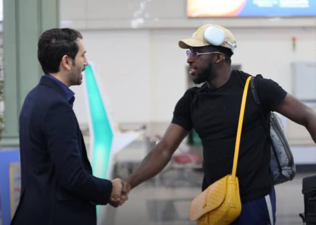 فوق ستاره سپاهان وارد ایران شد