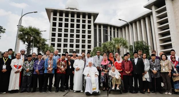 بیانیه مشترک پاپ و امام اعظم اندونزی درباره «دو بحران جدی» جهان