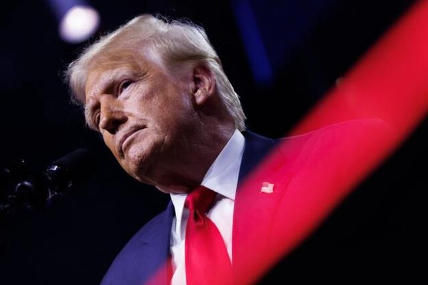 صدور حکم دونالد ترامپ تا بعد از انتخابات به تعویق افتاد