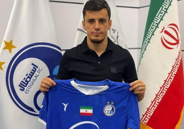  هافبک جنجالی استقلال قهر کرد