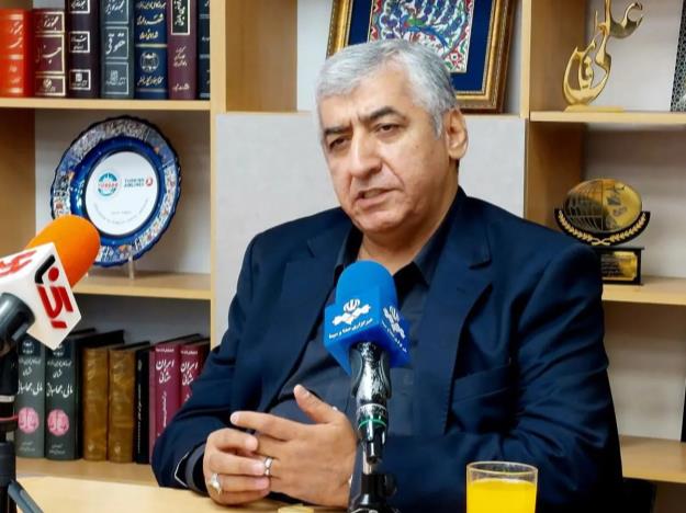 گرفتن ۱۰ یورو از مسافران در فرودگاه، اخاذی است/ دست در جیب مردم می‌برند!